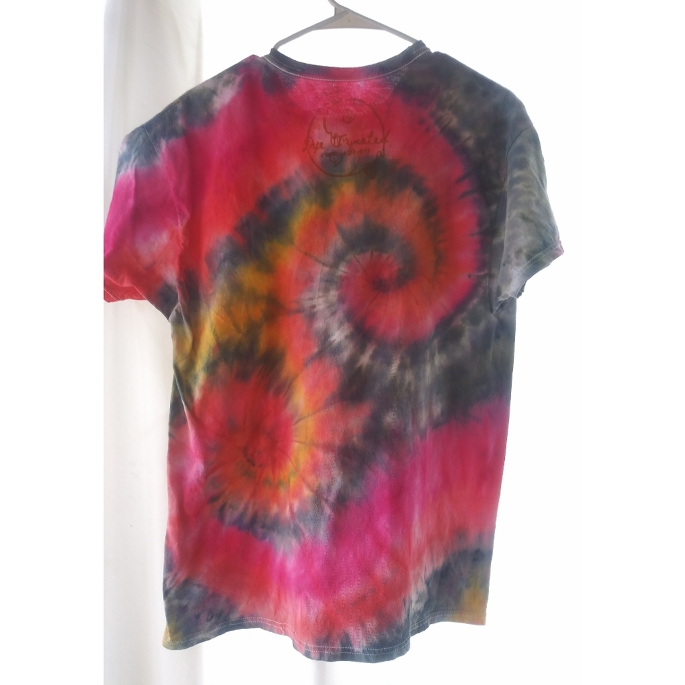 Double spiral tie dye tee